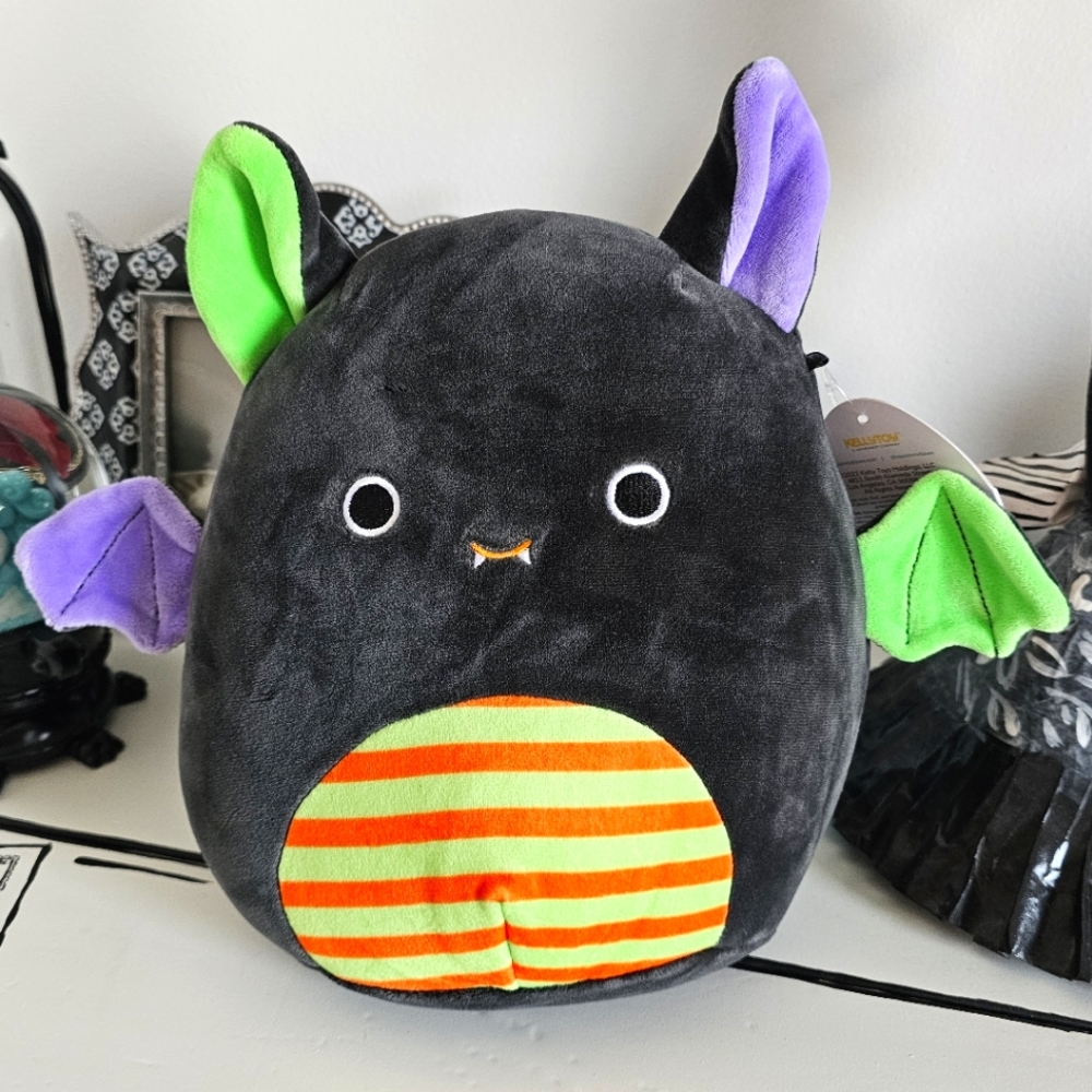 *NWT* Squishmallows 2022 Halloween Exclusive 8" Fariq the Bat